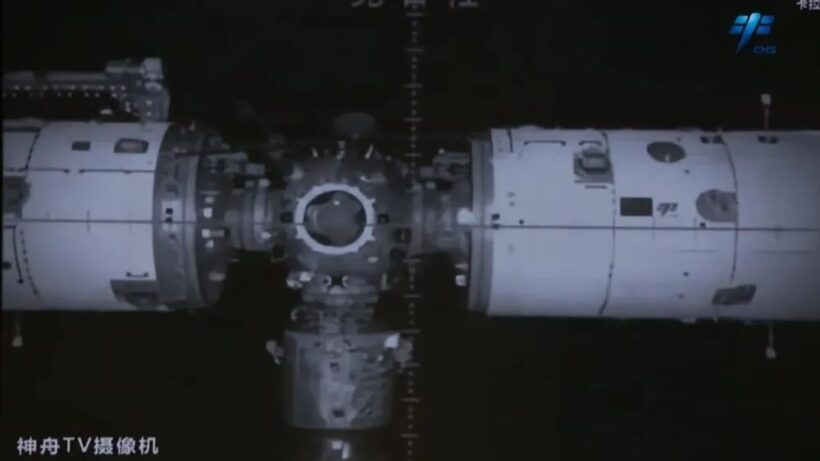 太空会师！神舟十五号成功对接空间站组合体插图3中国题字网