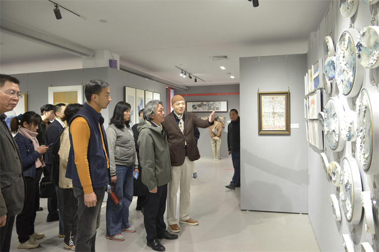 2022新文艺群体陶瓷绘画作品展览在景德镇开幕缩略图中国题字网