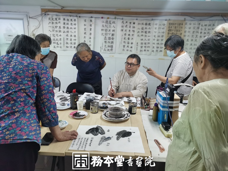 务本堂书画院受托为社区举办“花开富贵 国画牡丹”国画培训课程插图1中国题字网