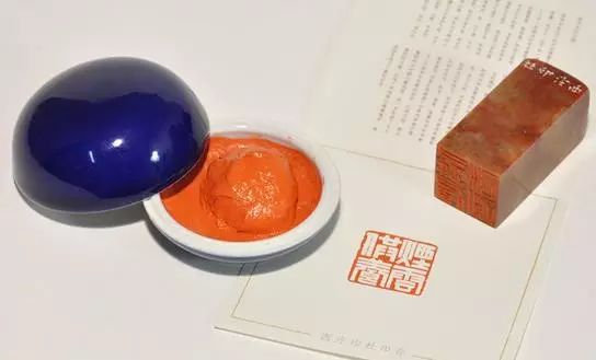 中国传统书画作品盖印章时需要注意什么？缩略图中国题字网