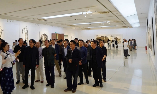 “黔山墨境——岳黔山中国画展”在河北石家庄展出插图1中国题字网