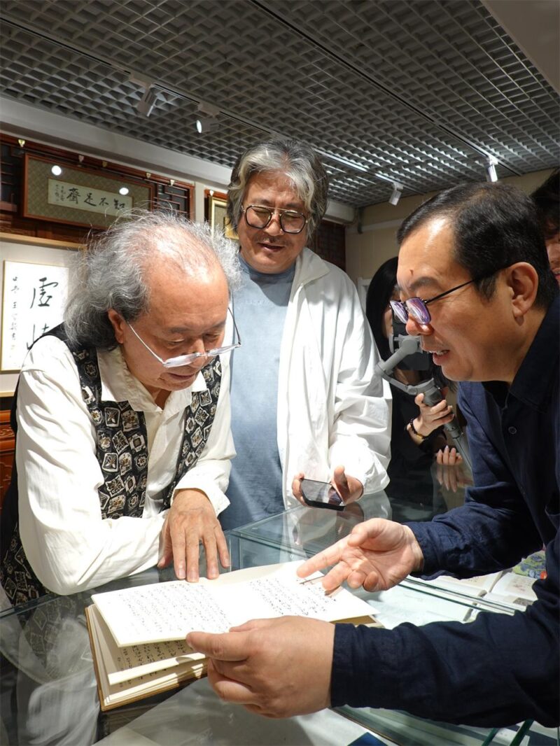 《王家新书法精品陈列》暨“泰文楼书法馆”在京隆重开幕插图2中国题字网 《王家新书法精品陈列》暨“泰文楼书法馆”在京隆重开幕插图2中国题字网