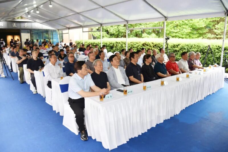 铁笔铭史 墨韵传薪——纪念中国人民抗日战争暨世界反法西斯战争胜利80周年书法展开幕插图中国题字网