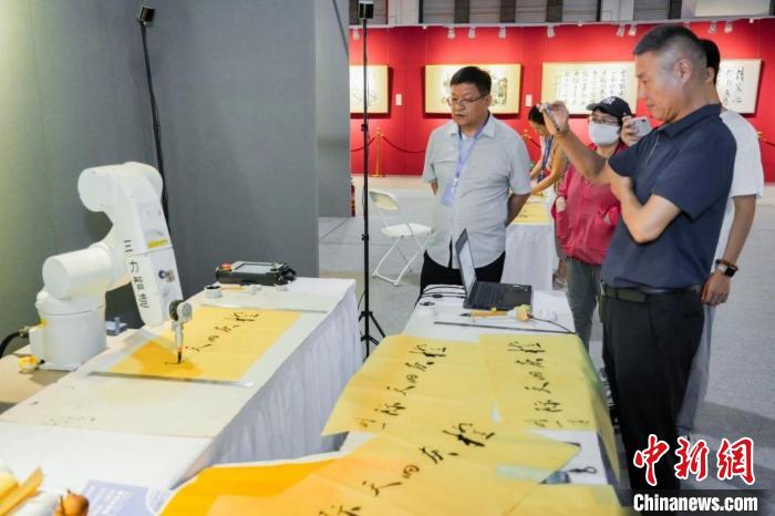 近4000件艺术精品汇聚2025包头艺博会插图1中国题字网