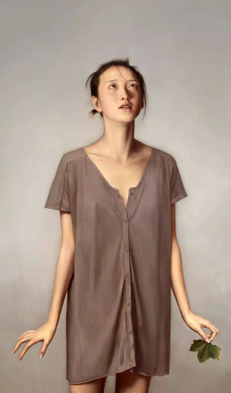 李贵君.著名油画家｜超写实人物油画艺术，细腻典雅插图7中国题字网