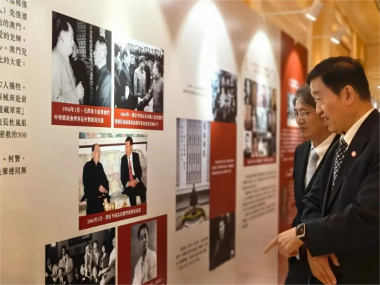 苏士澍在澳门出席纪念中国人民抗日战争胜利暨台湾光复80周年展插图中国题字网 苏士澍在澳门出席纪念中国人民抗日战争胜利暨台湾光复80周年展插图中国题字网