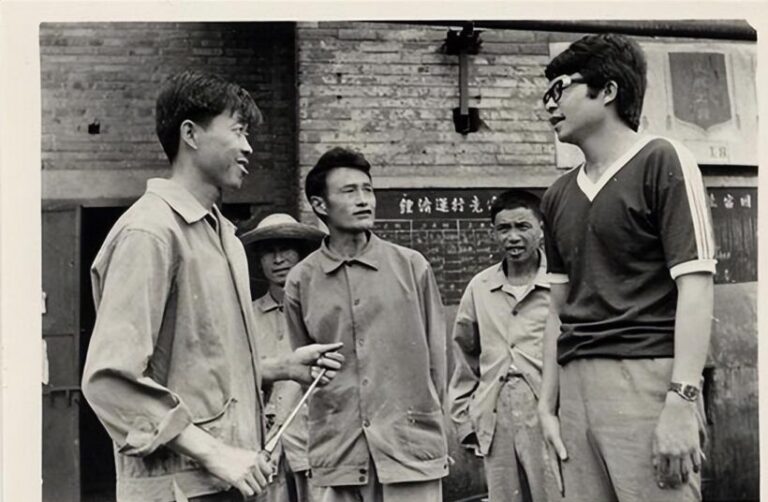 罗中立.当代著名油画家｜靠一张《父亲》画作改变命运 | 中国题字网
