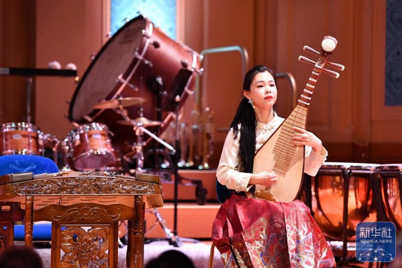 中外交流 丨 “天涯共此时——中秋节”文艺晚会在瑞士举行插图3中国题字网