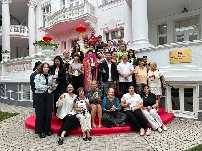 “中国白·丝路瓷韵”德化白瓷文明对话之旅——2025年匈牙利开幕式在布达佩斯中国文化中心举行插图7中国题字网