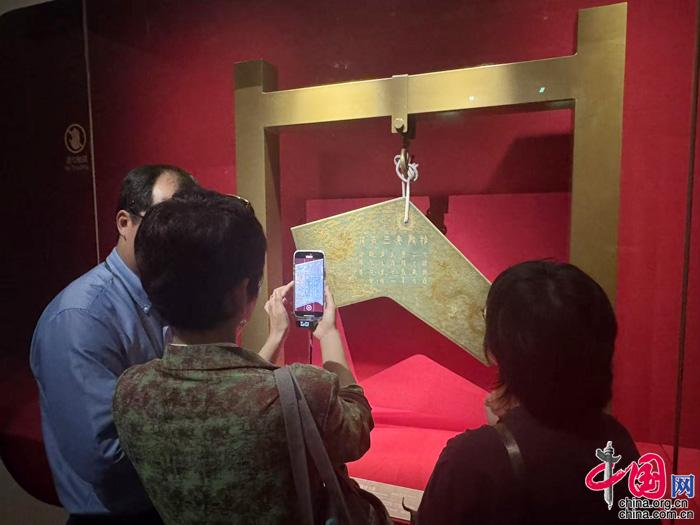 《清明上河图》《伯远帖》等国宝级文物亮相故宫百年大展插图4中国题字网
