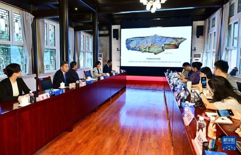 新华全媒+丨青海发现秦代石刻 定名“尕日塘秦刻石”插图中国题字网