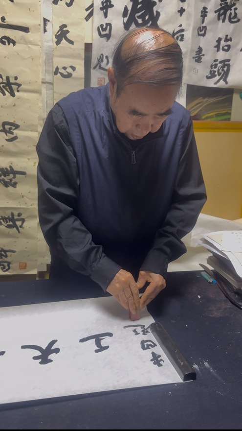 著名作家贾平凹先生应邀为珠宝企业题写牌匾【巧夺天工】插图中国题字网