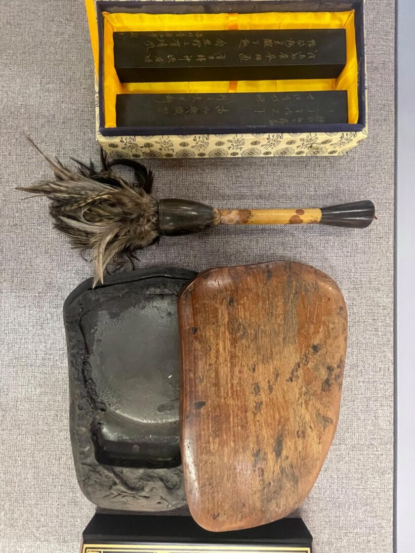 “党内一支笔”舒同诞辰120周年文献展举行，他亲笔题写多幅文教机构牌匾插图4中国题字网