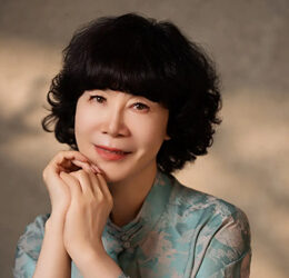 著名画家崔虹：‌工笔重彩细腻婉约‌｜作品定制收藏缩略图中国题字网