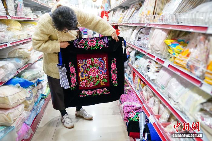 （文化中国行）老牌国货“回潮”：怀旧风“吹”起消费新风尚插图1中国题字网