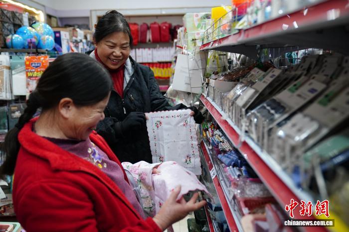 （文化中国行）老牌国货“回潮”：怀旧风“吹”起消费新风尚插图2中国题字网