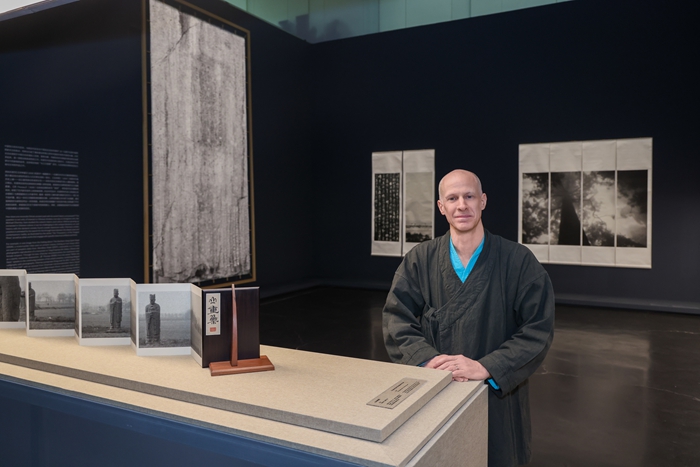 一位美国艺术家，在行走与摄影中探寻山水美学插图1中国题字网