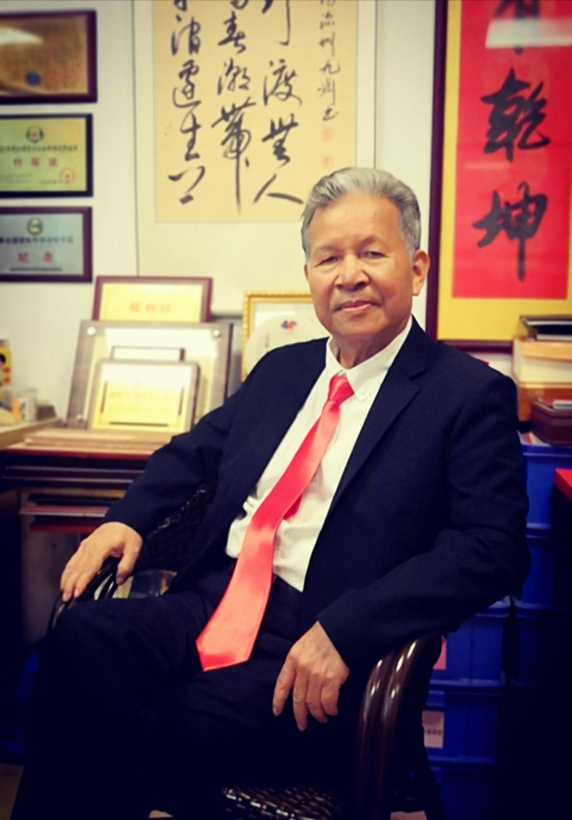 国粹传承 弘扬文化–书画艺术家黄伟插图中国题字网