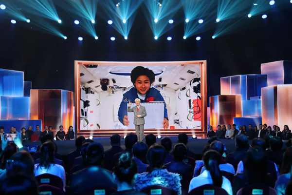 “新大众文艺的‘在场’力量”活动在京举办插图1中国题字网