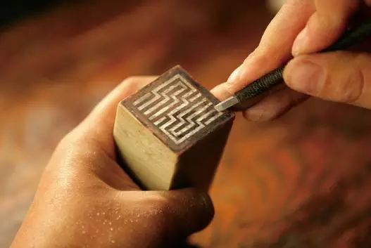 文人空间陈设 篆刻印章的文房角色与搭配美学插图1中国题字网