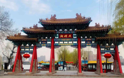 古代金字招牌｜大明湖：泉城名湖，“大明湖” 匾的书法故事缩略图中国题字网