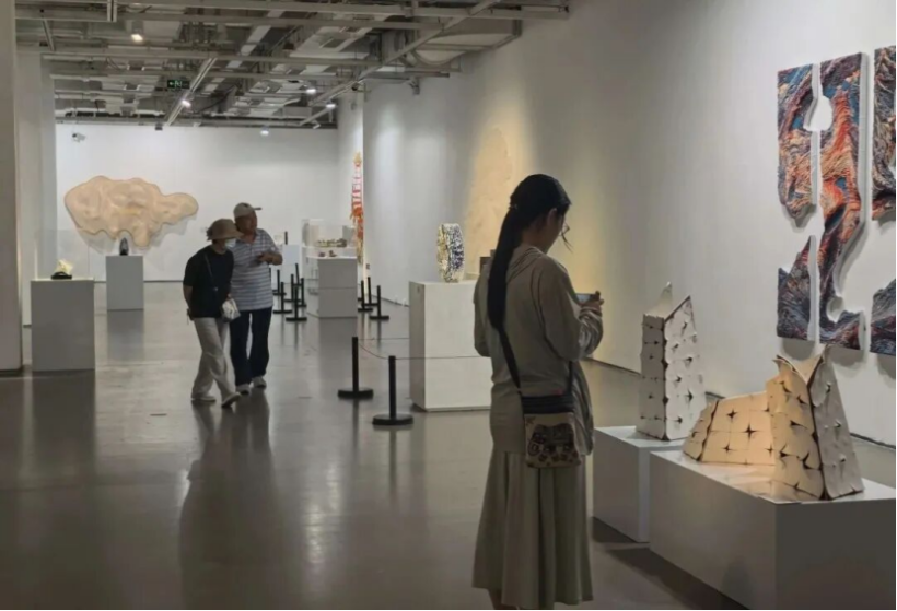 绽放——第三届全国大学生美术作品展览进京展开幕插图2中国题字网 绽放——第三届全国大学生美术作品展览进京展开幕插图2中国题字网