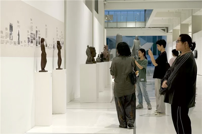 明心诚意——梁明诚雕塑艺术展在芜湖中国雕塑学会艺术馆开幕插图4中国题字网