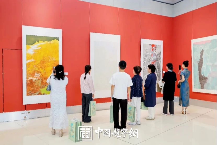 第六届“悲鸿精神”中国画与油画展正式开幕插图1中国题字网 第六届“悲鸿精神”中国画与油画展正式开幕插图1中国题字网